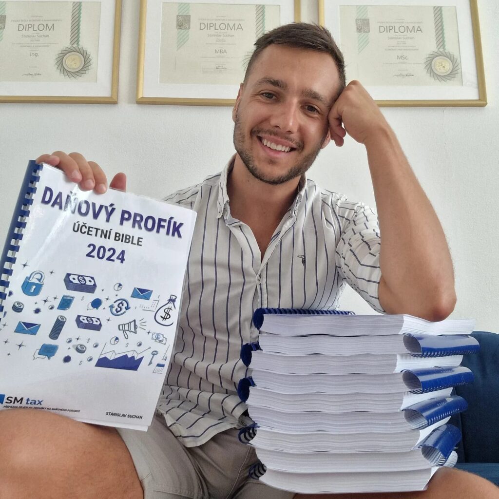 Stanislav Suchan s knihou Účetní bible 2024